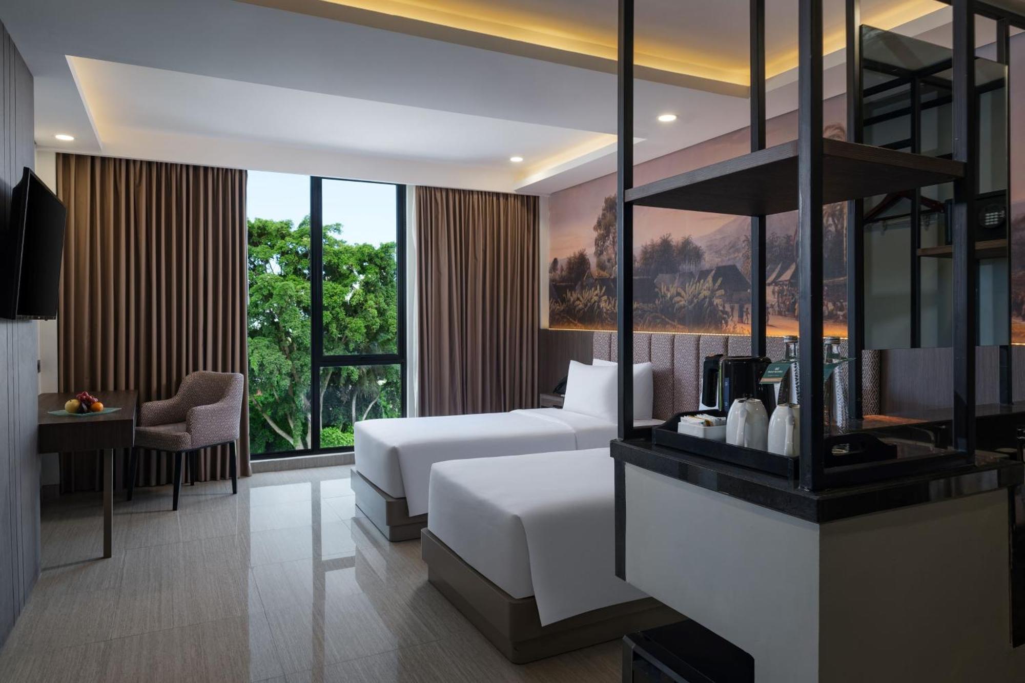 Hotel Santika Blitar Kültér fotó