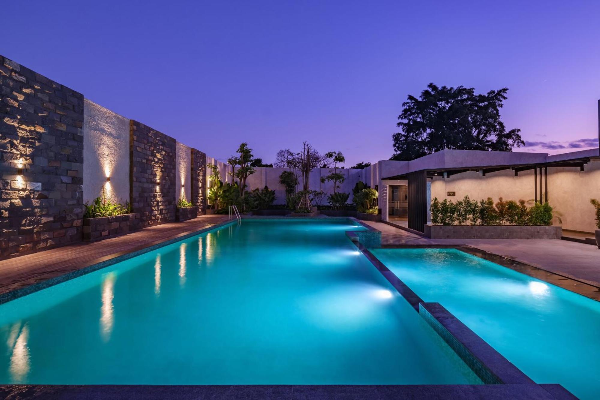 Hotel Santika Blitar Kültér fotó