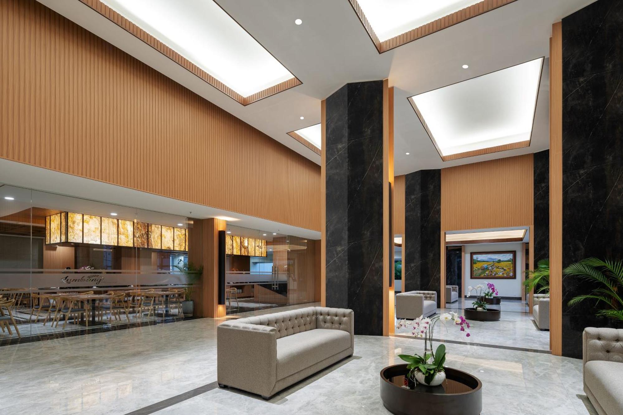 Hotel Santika Blitar Kültér fotó