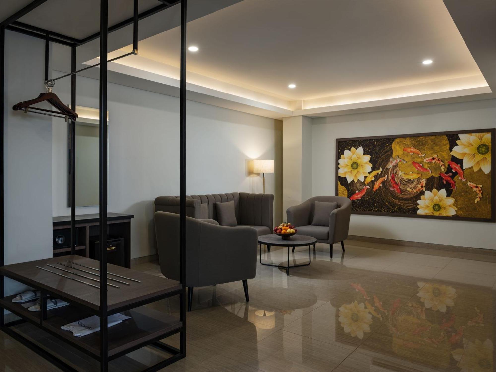 Hotel Santika Blitar Kültér fotó