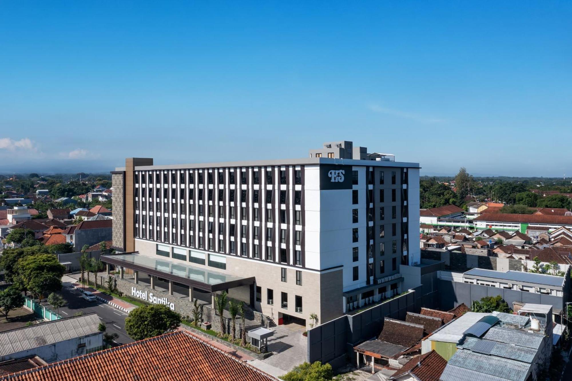 Hotel Santika Blitar Kültér fotó